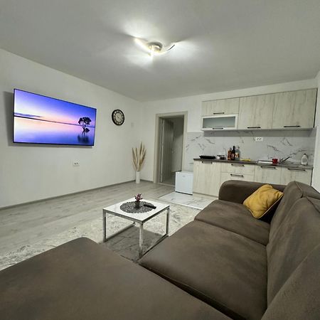 Apartment Airport Dd Mitrovici  Eksteriør billede